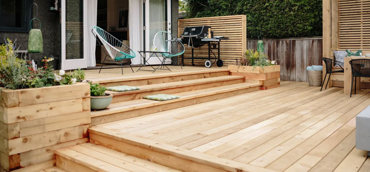 Cedar Decking in Long Beach, CA